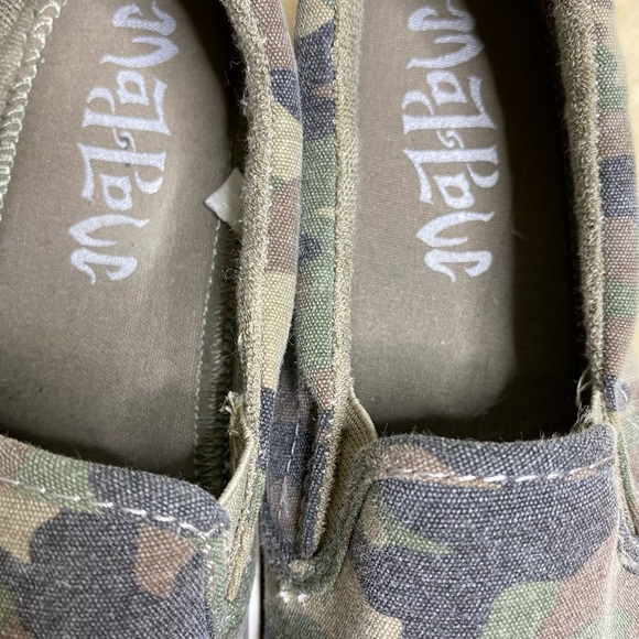 Target camo Slides Size 7 - Picture 3 of 5